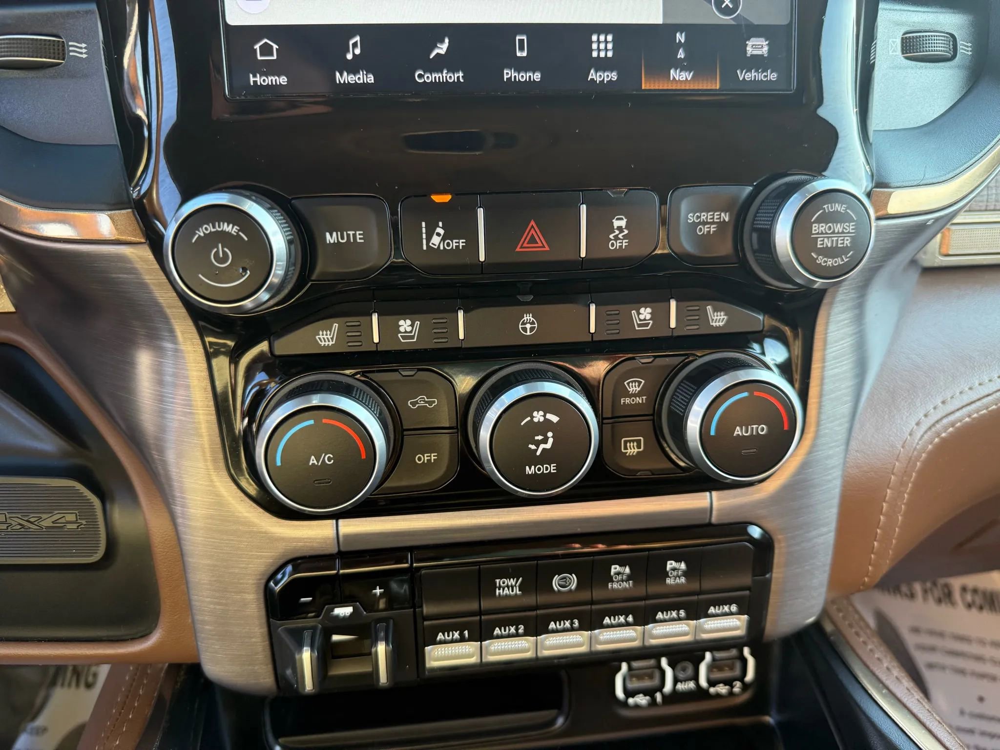 Used 2022 RAM 2500 Limited w/ Safety Group image 11