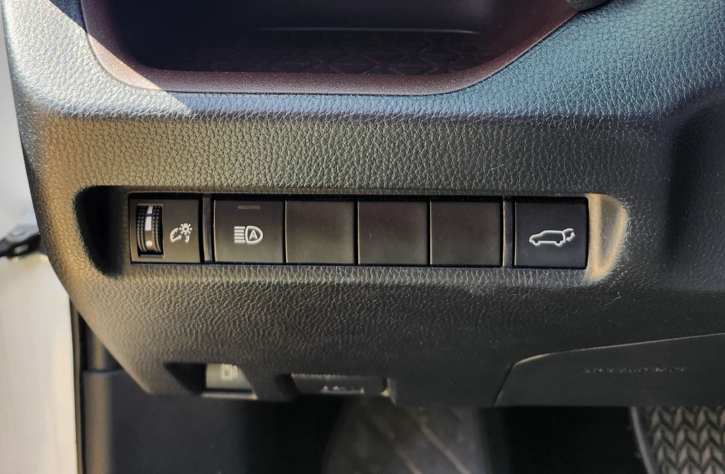 Used 2019 Toyota RAV4 Limited w/ Carpet Mat Package AWD/4WD image 29