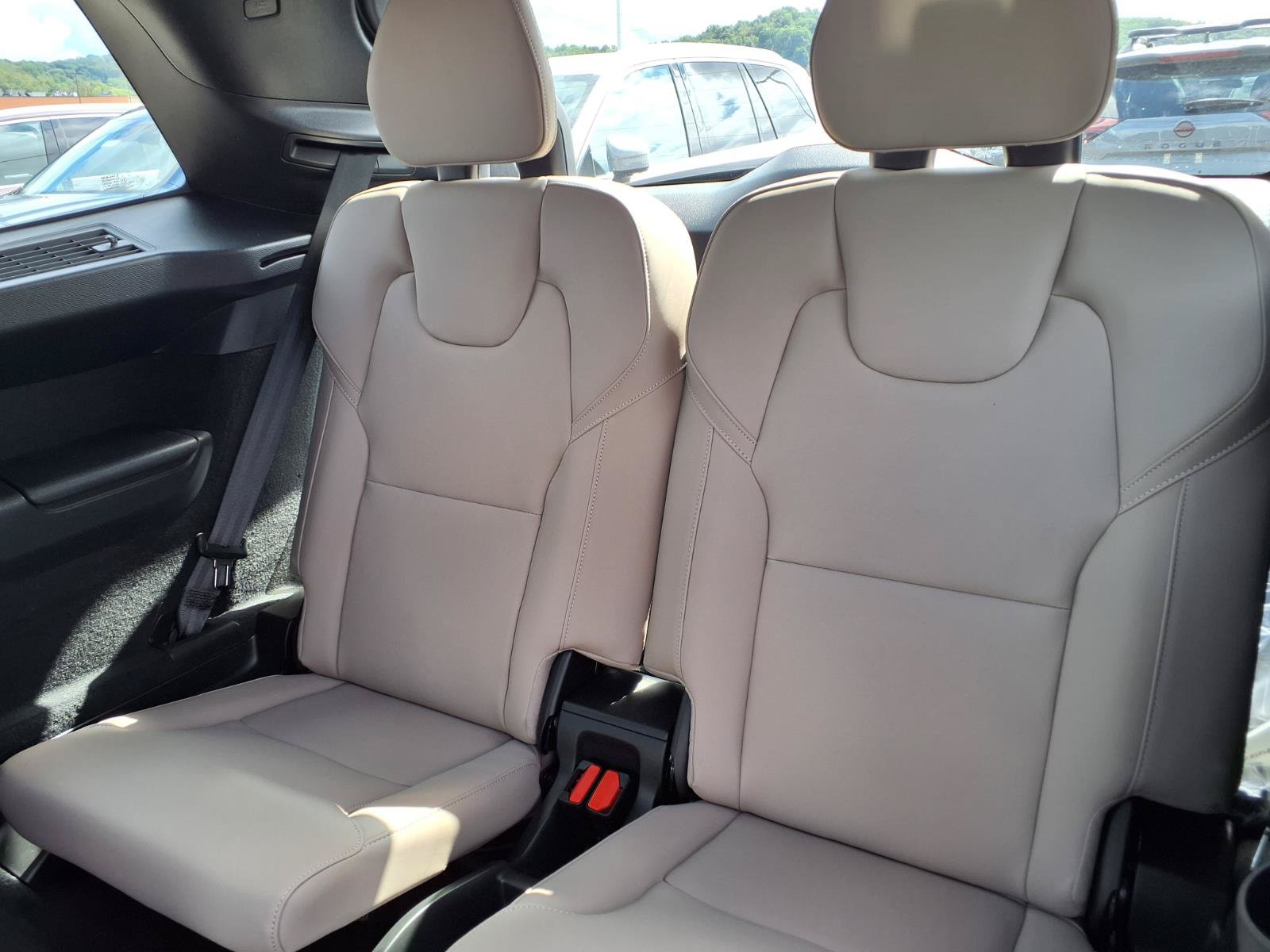 New 2026 Volvo XC90 T8 Plus w/ Protection Package AWD/4WD image 8