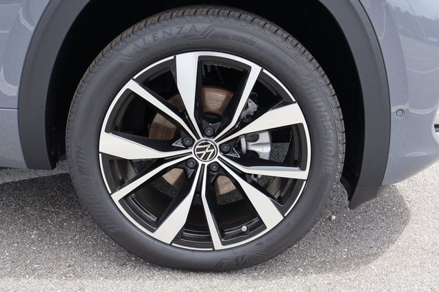 New 2026 Volkswagen Atlas SEL Premium R-Line image 9