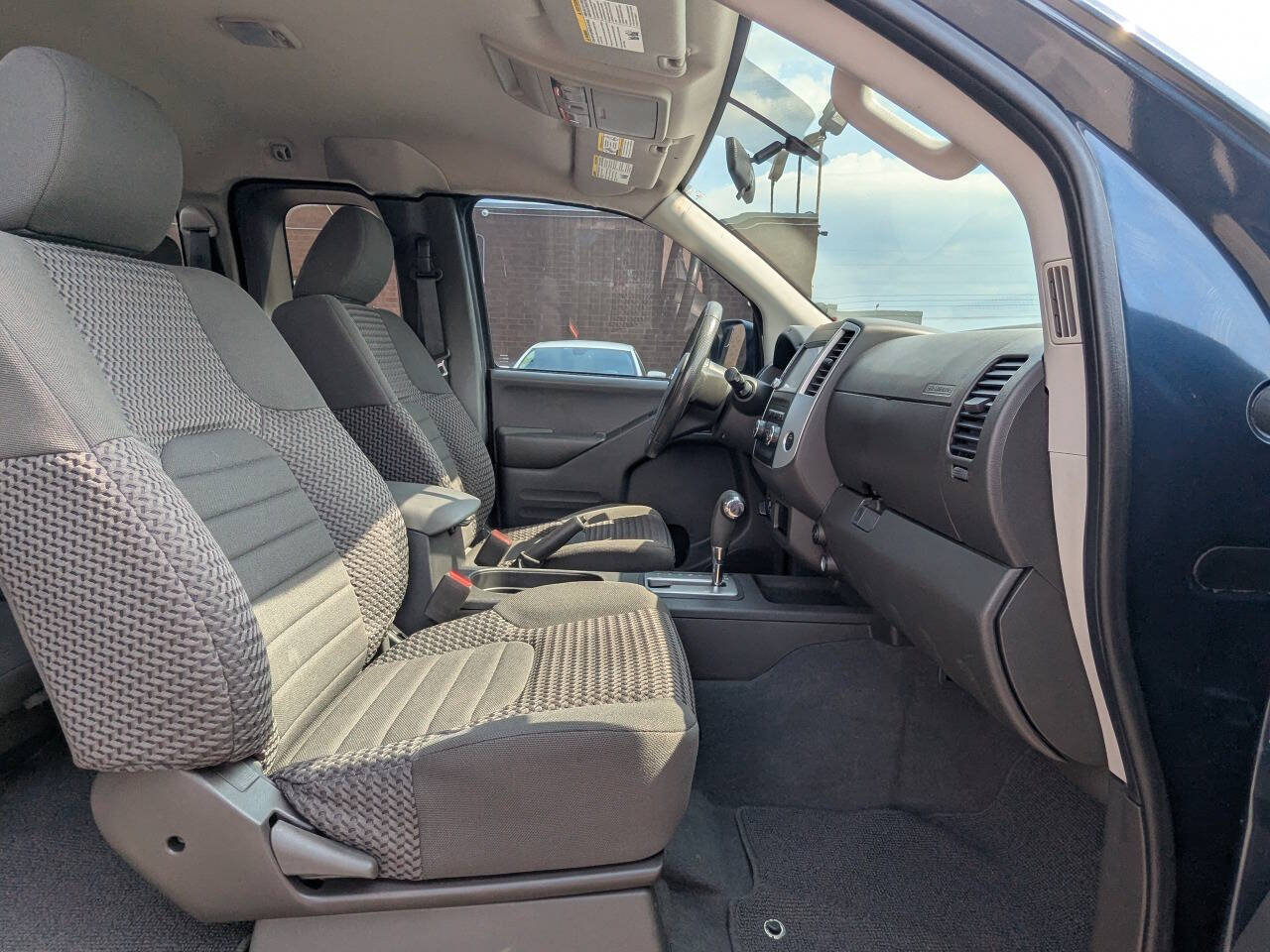 Used 2019 Nissan Frontier SV AWD/4WD image 16