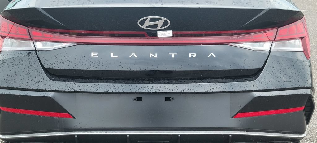 Used 2025 Hyundai Elantra SEL FWD image 10