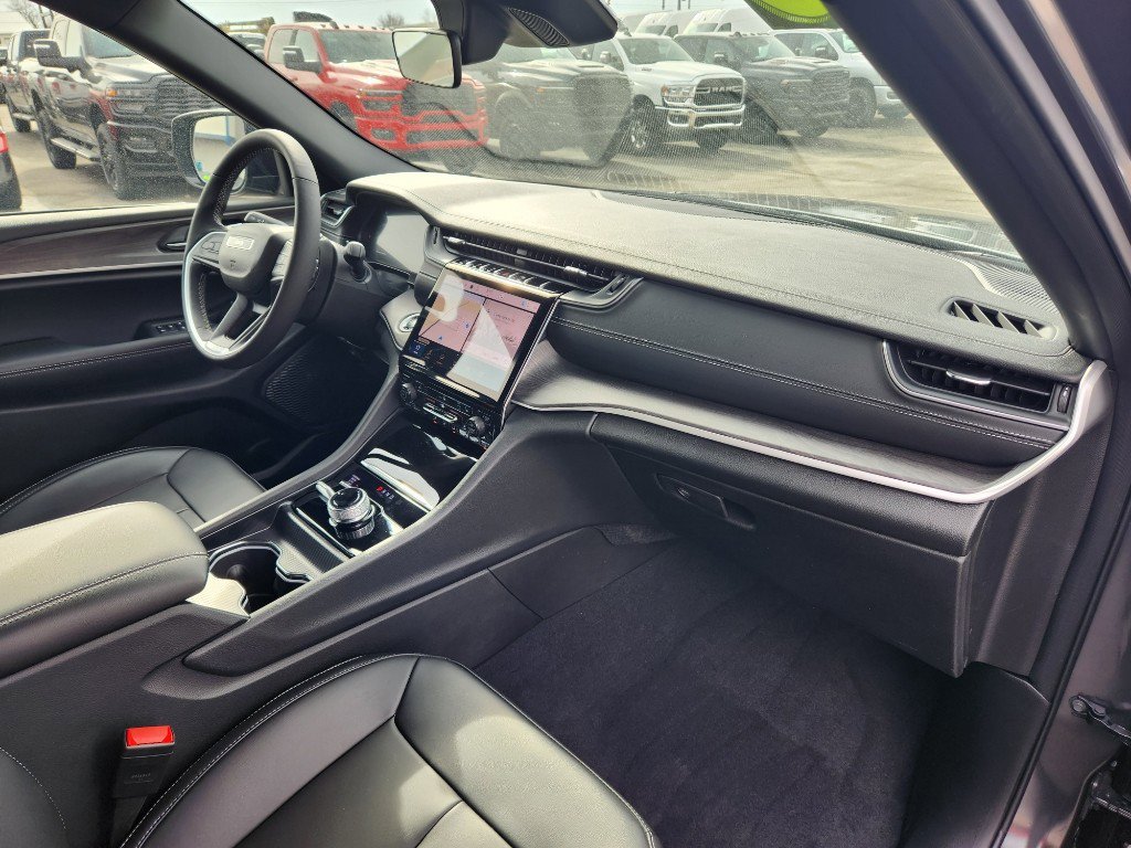 Used 2025 Jeep Grand Cherokee Limited w/ Trailer Tow Package image 19