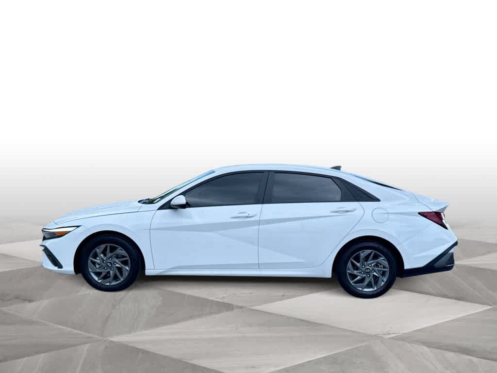 Used 2024 Hyundai Elantra SEL FWD image 5