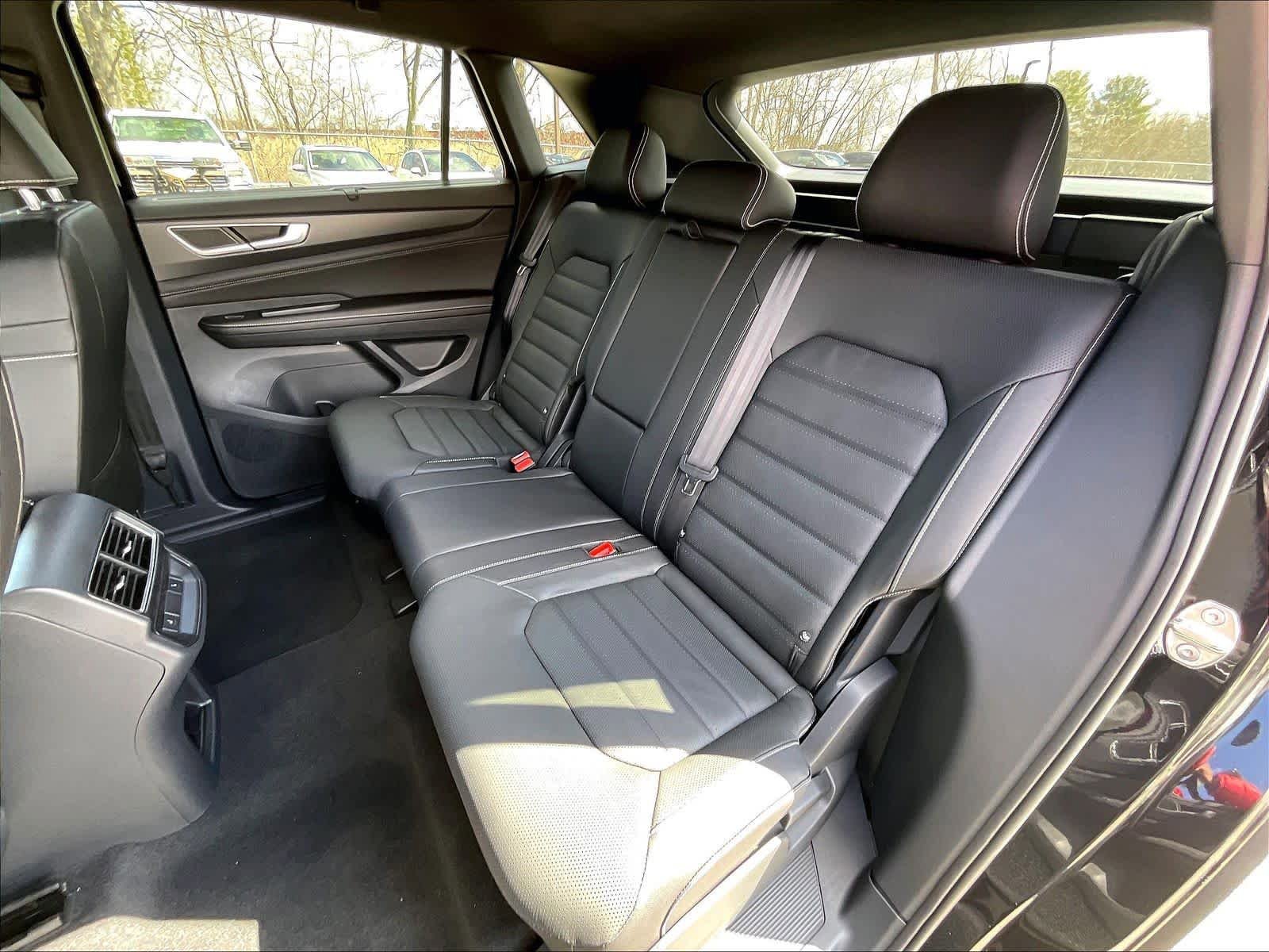 New 2026 Volkswagen Atlas Cross Sport SEL AWD/4WD image 15