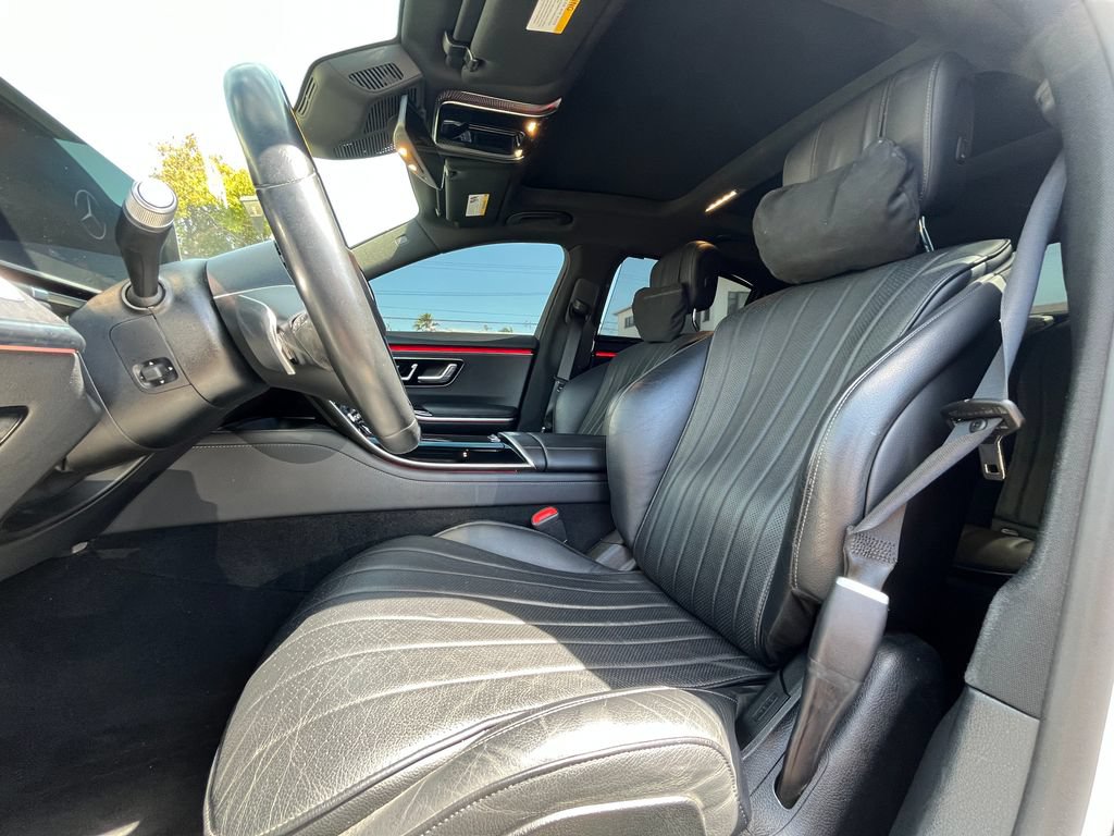 Used 2022 Mercedes-Benz S 500 4MATIC w/ AMG Line Package image 16