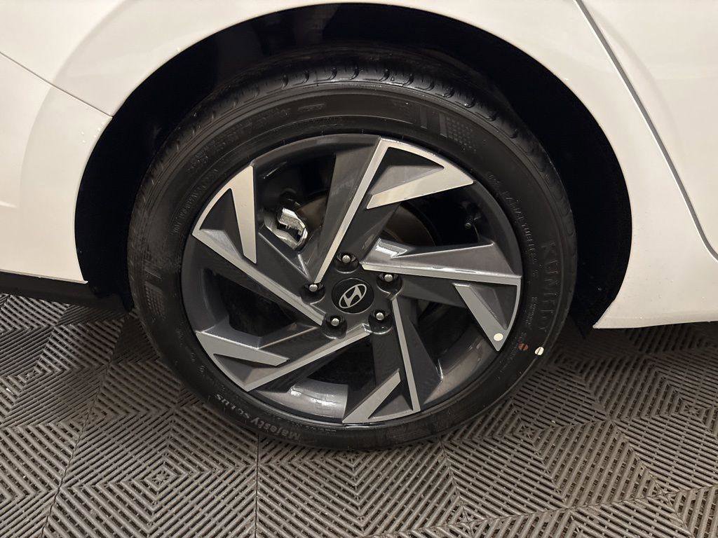 New 2025 Hyundai Elantra Sport image 25