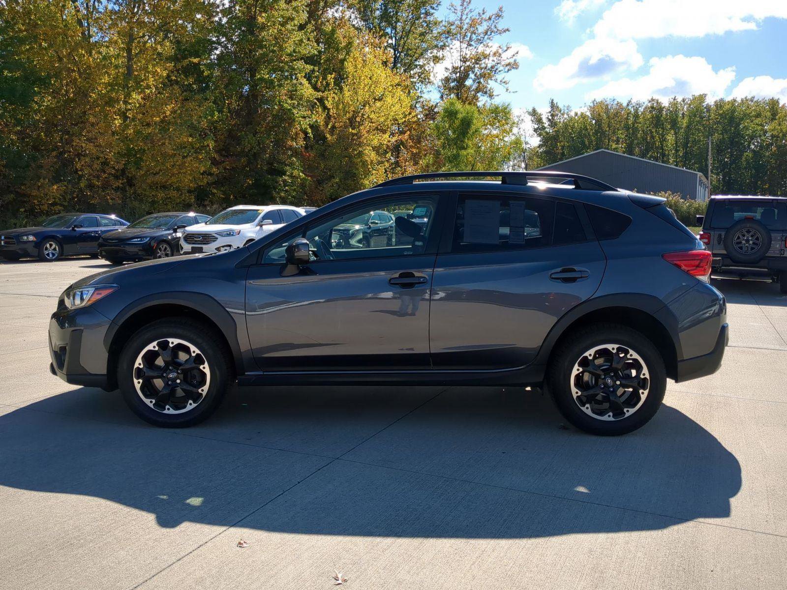 Used 2022 Subaru Crosstrek 2.0i Premium image 3