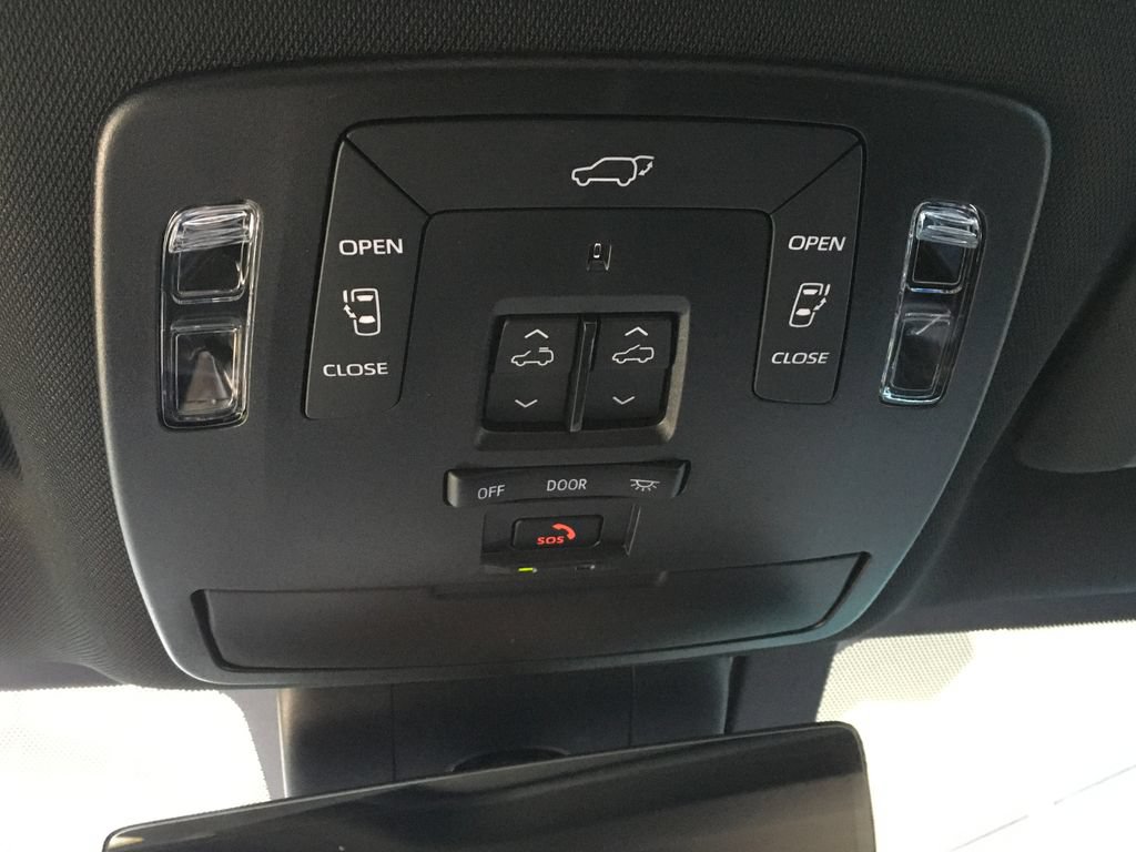 New 2026 Toyota Sienna Platinum AWD/4WD image 15