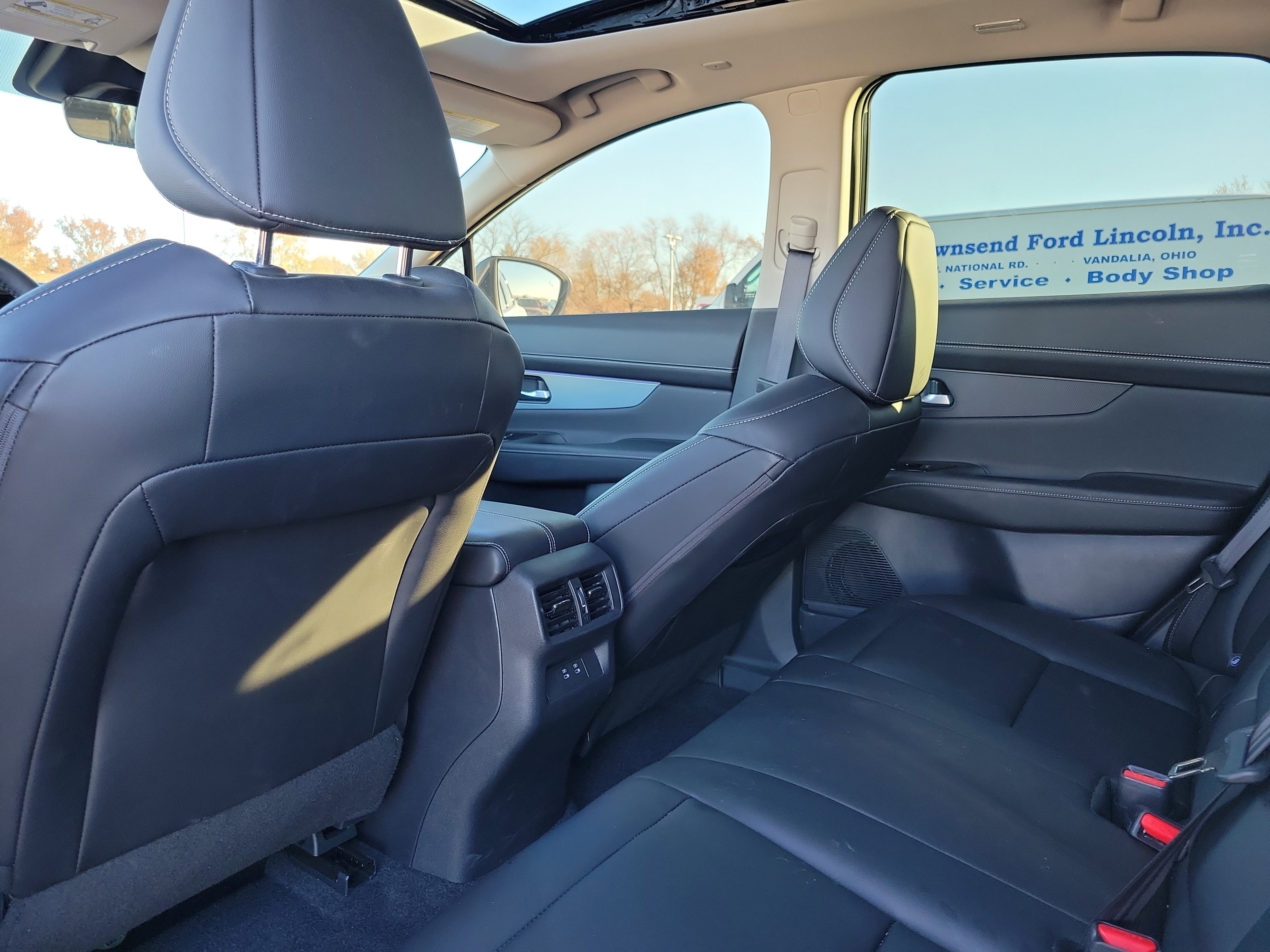 Certified 2025 Nissan Murano SL AWD/4WD image 14