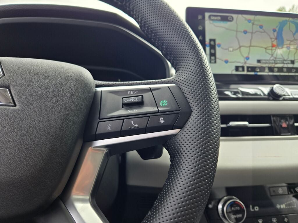 New 2026 Mitsubishi Outlander SE AWD/4WD image 30