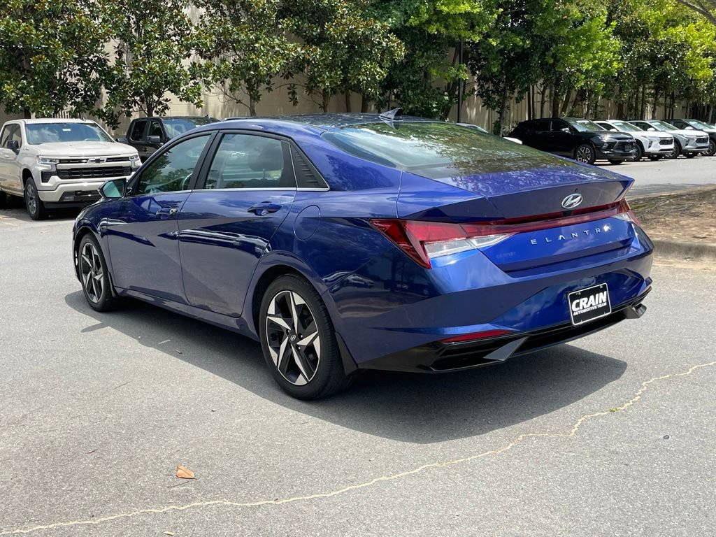 Used 2022 Hyundai Elantra SEL w/ Convenience + Premium Package FWD image 5