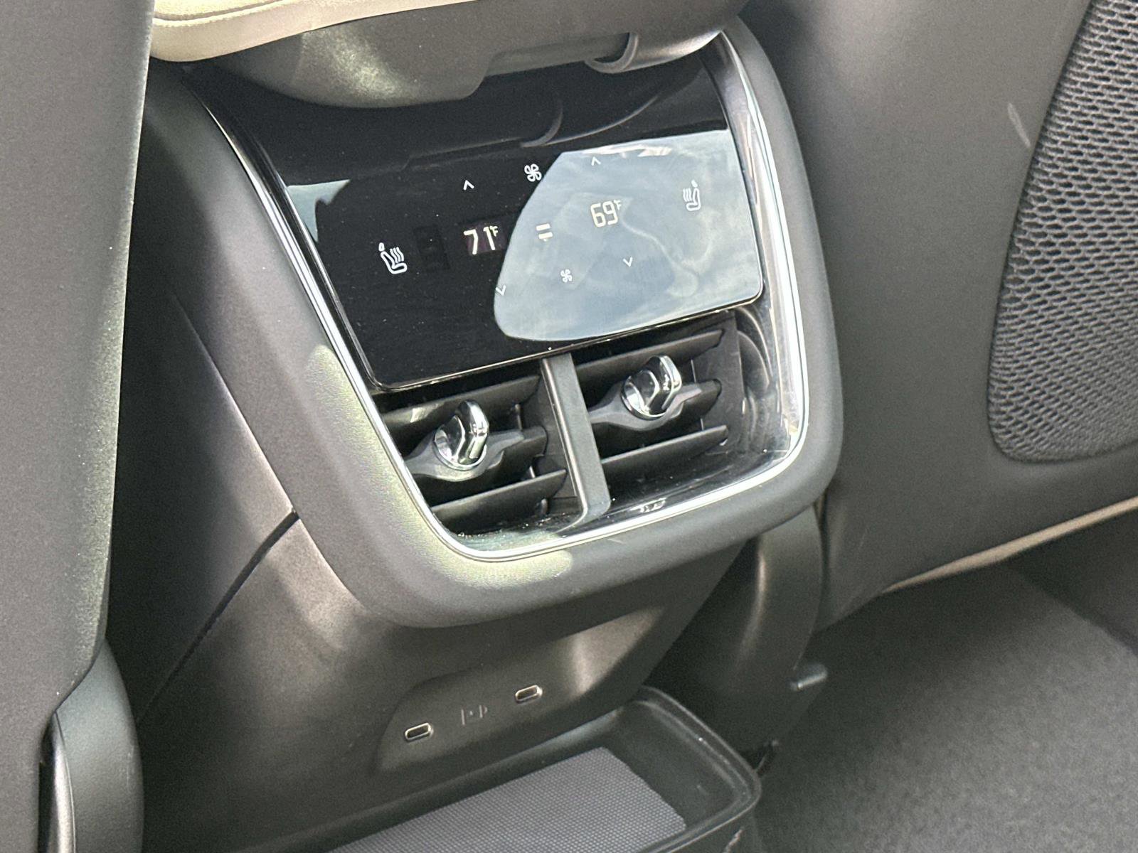Certified 2025 Volvo EX90 Ultra AWD/4WD image 22