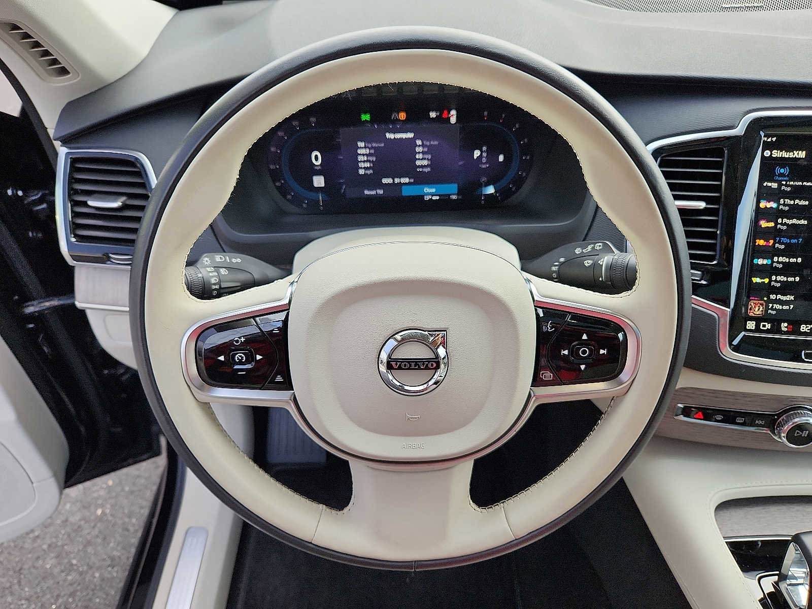 Certified 2024 Volvo XC90 B5 Plus w/ Protection Package Premier image 19