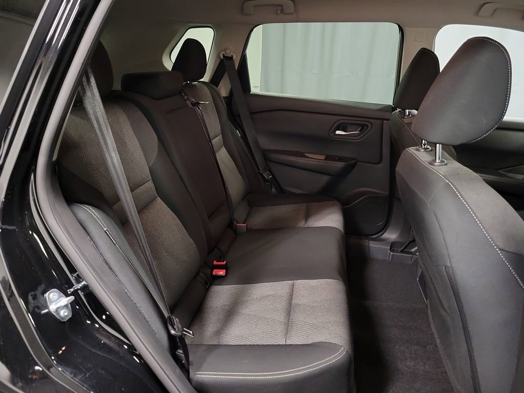 Used 2025 Nissan Rogue SV image 25
