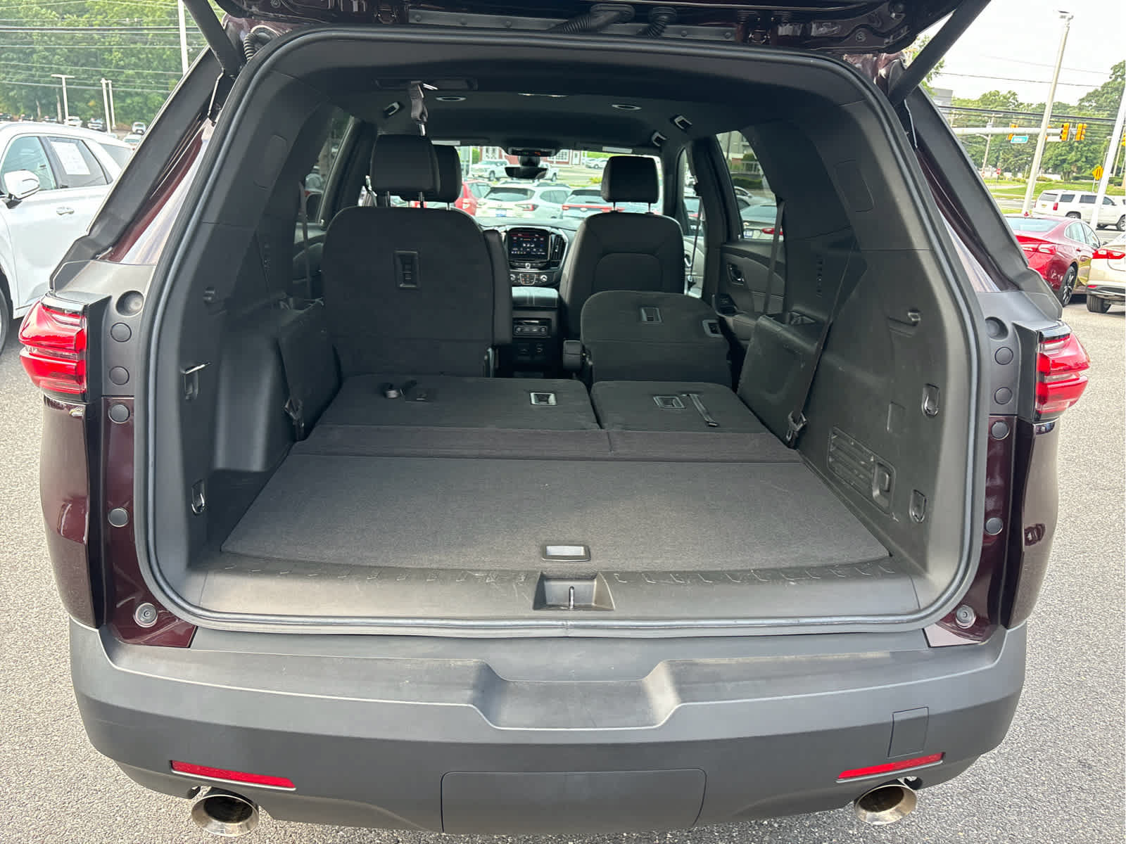 Certified 2023 Chevrolet Traverse LT w/ LT Premium Package AWD/4WD image 32