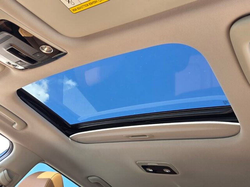 Used 2024 Kia Seltos SX w/ SX Sunroof Package image 16