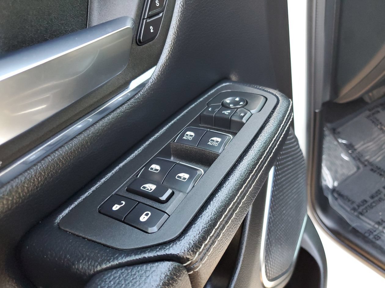 Used 2026 RAM 1500 Laramie AWD/4WD image 18