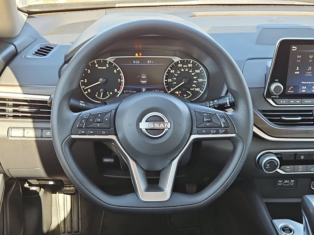Used 2025 Nissan Altima 2.5 SV FWD image 23