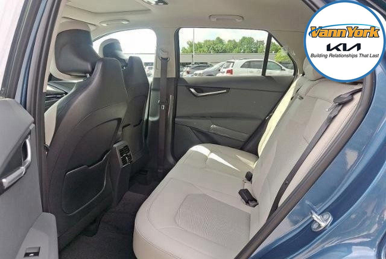 New 2025 Kia Niro EX Touring image 5