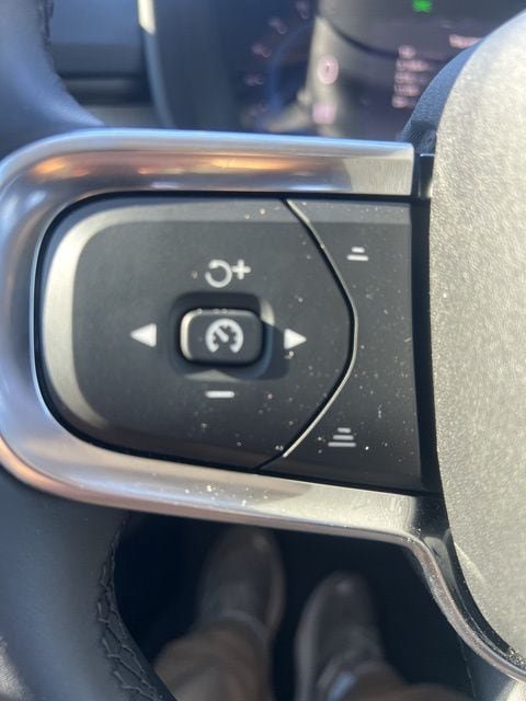 Certified 2025 Volvo XC40 B5 Ultra w/ Climate Package AWD/4WD image 12