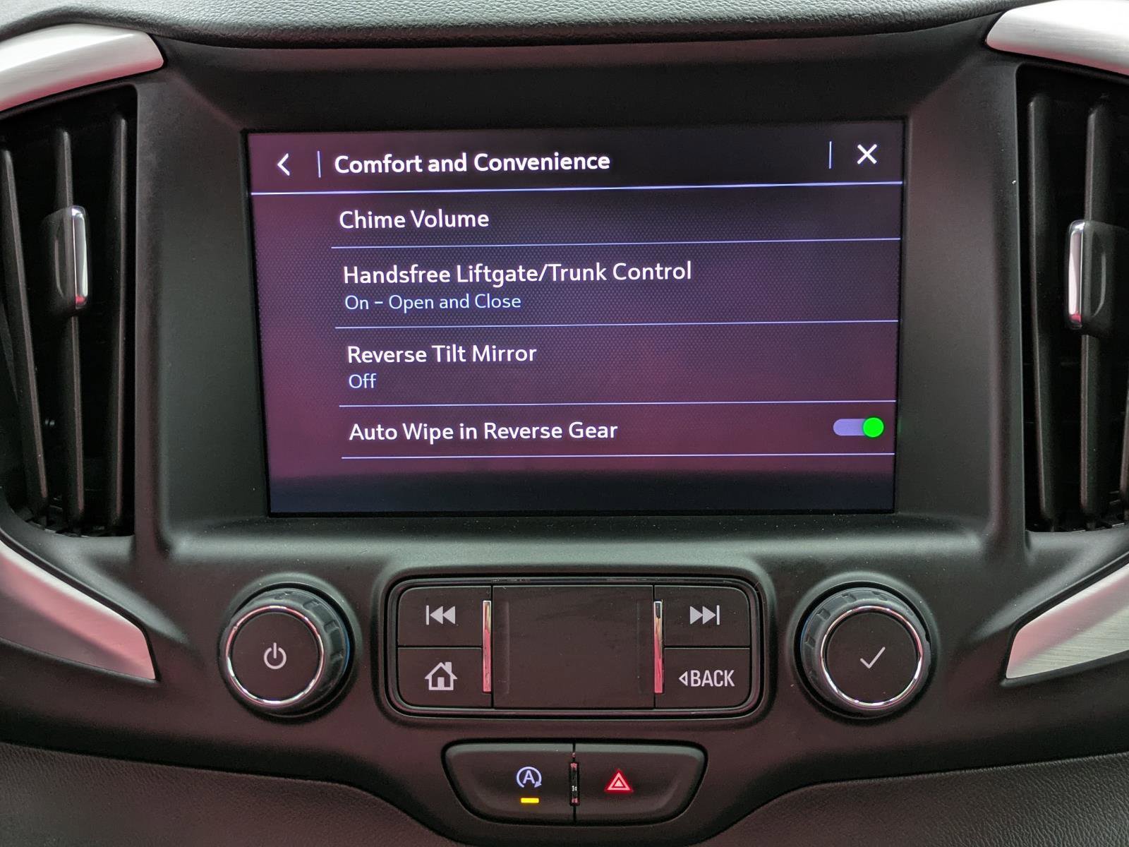 Used 2024 GMC Terrain SLT image 9