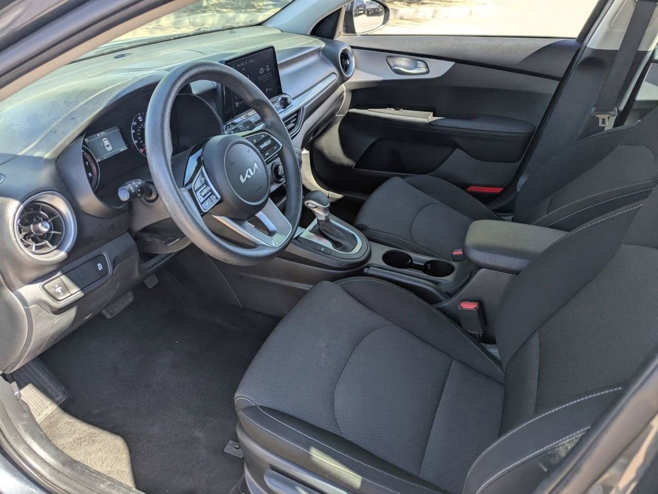 Used 2024 Kia Forte LXS image 8