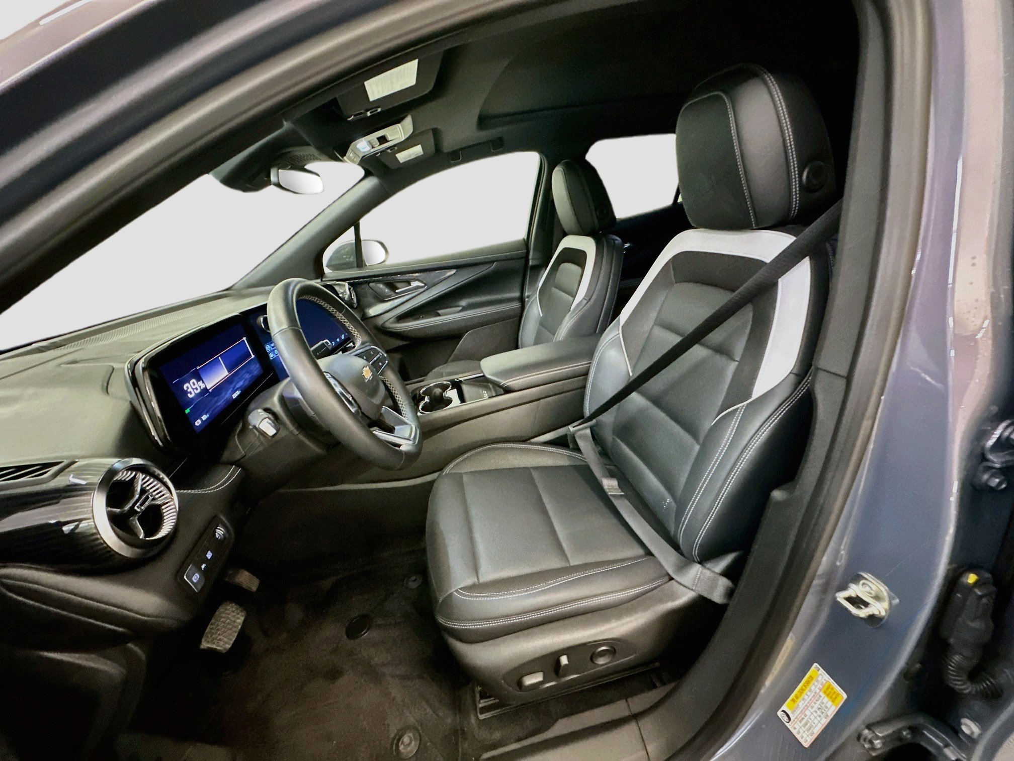 Used 2024 Chevrolet Blazer EV LT AWD/4WD image 13