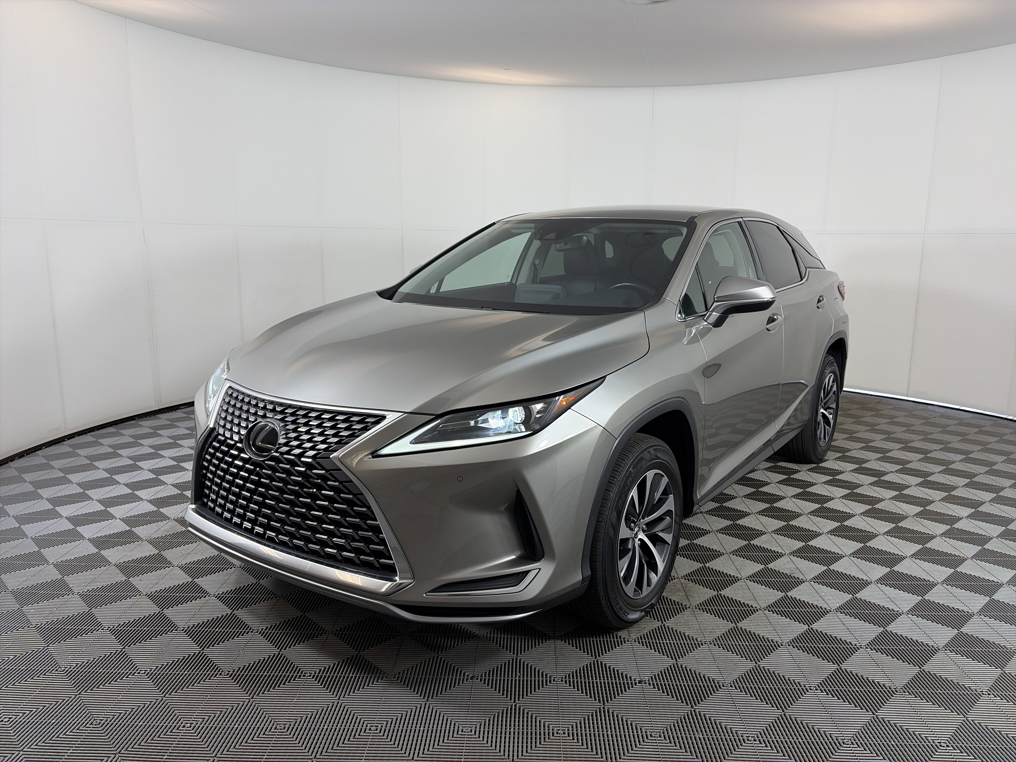 Used 2020 Lexus RX 350 FWD w/ Accessory Package image 2