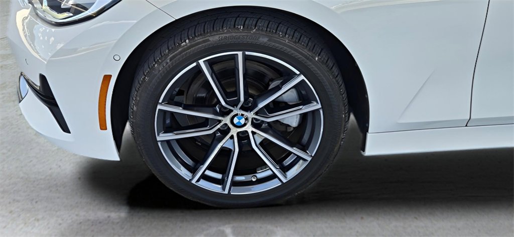 Used 2020 BMW 330i Sedan w/ Premium Package image 11