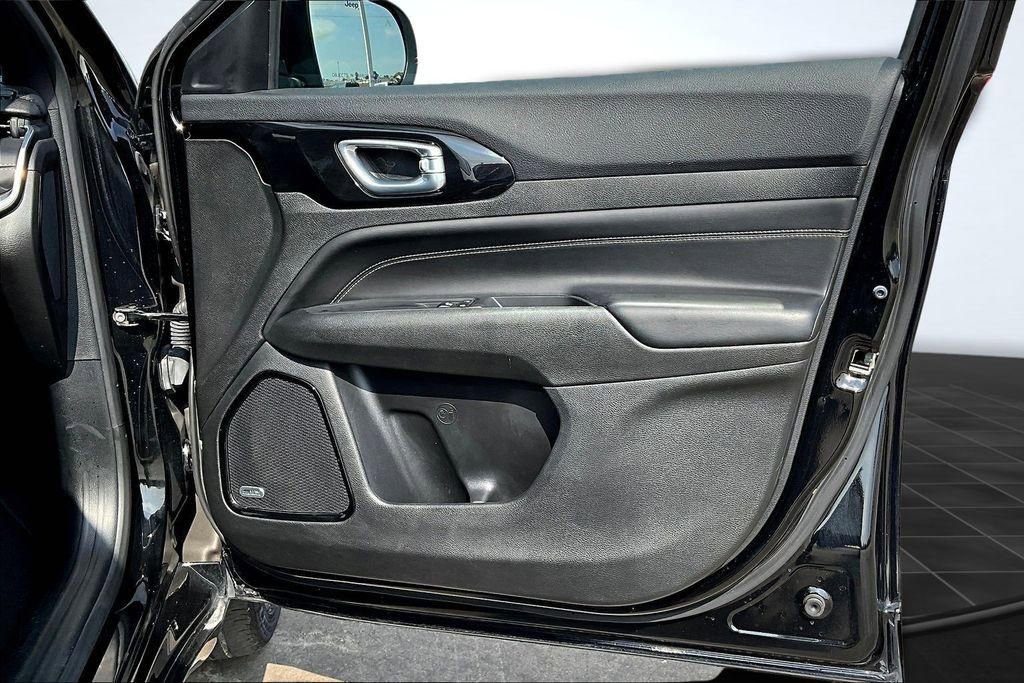 Used 2023 Jeep Compass High Altitude image 24