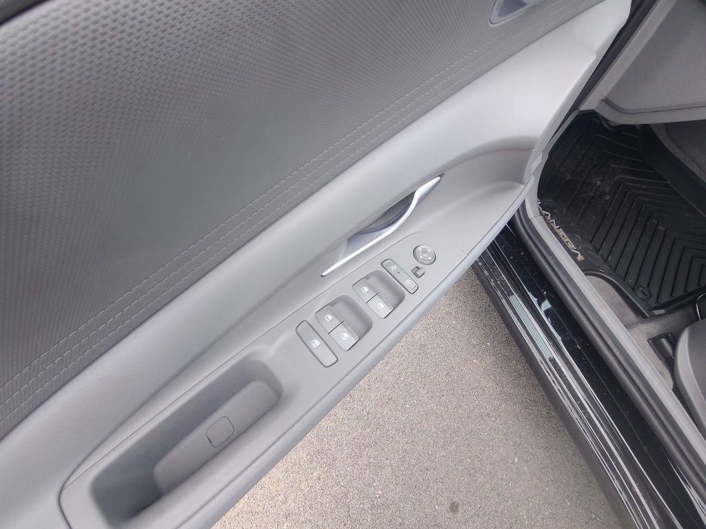 New 2026 Hyundai Elantra SE FWD image 19