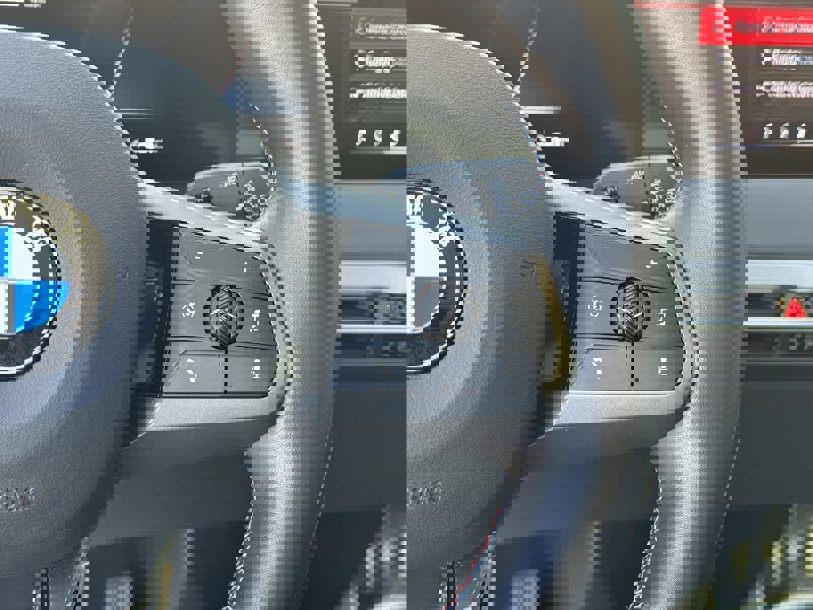 Used 2025 BMW iX M60 image 30