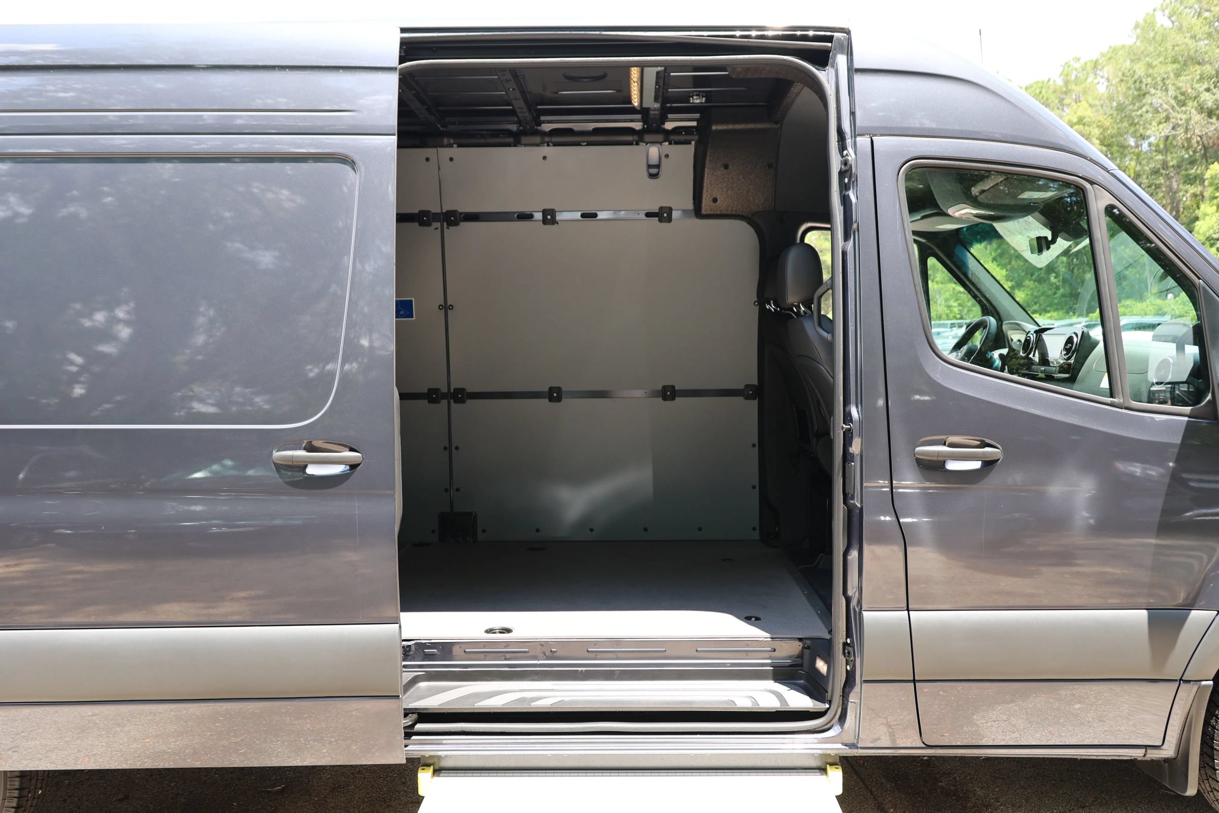 Used 2025 Mercedes-Benz Sprinter 2500 image 37