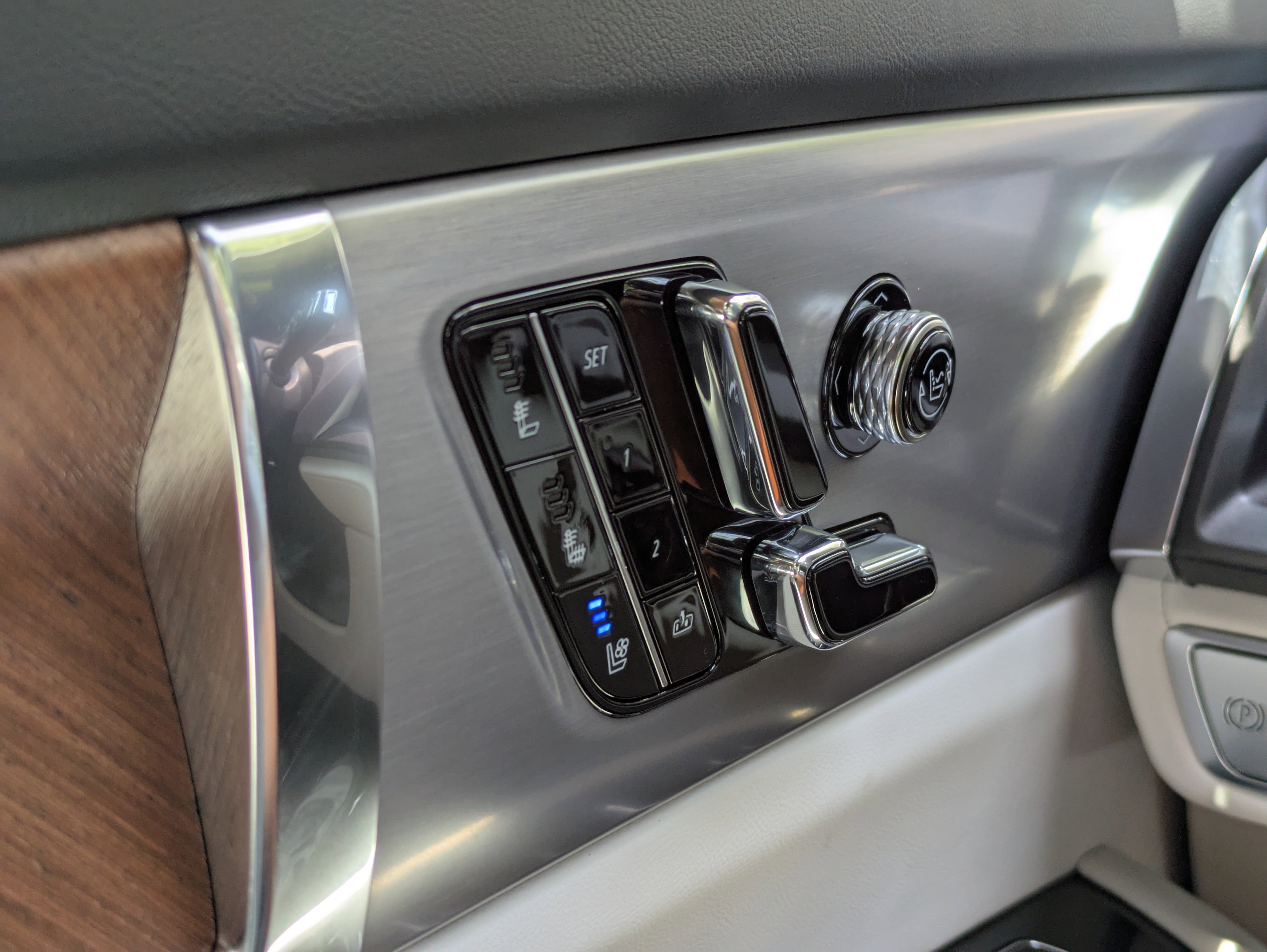 New 2026 Cadillac Vistiq Luxury w/ LPO, Floor Liner Package image 16