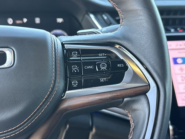 Certified 2025 Jeep Grand Cherokee L Summit AWD/4WD image 32
