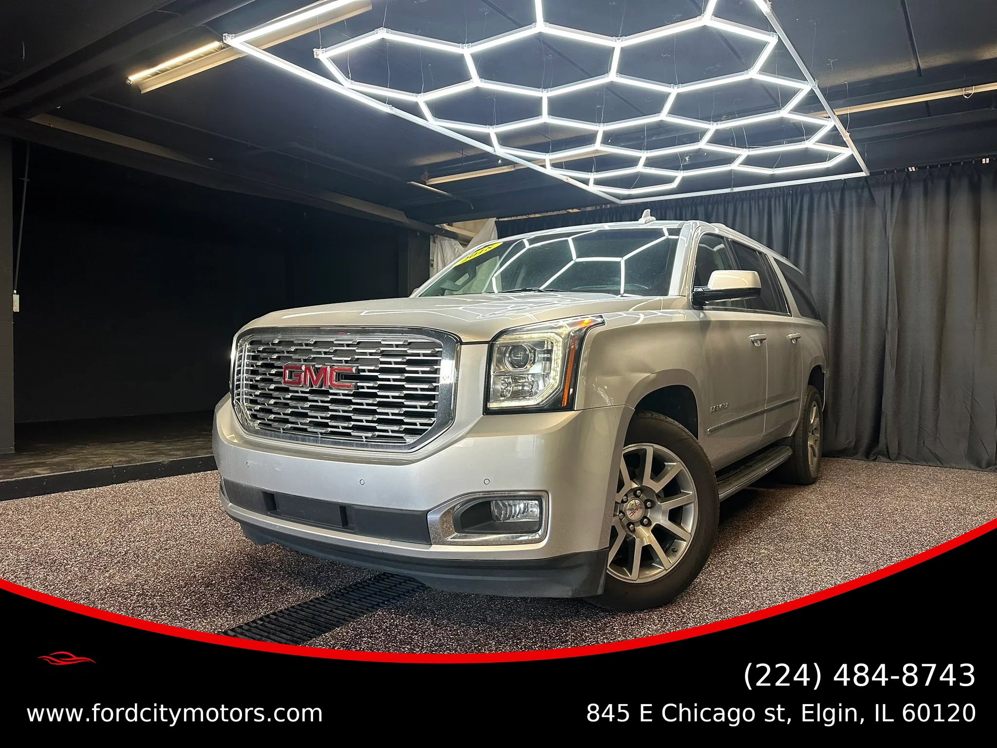 Used 2018 GMC Yukon XL Denali RWD image 1