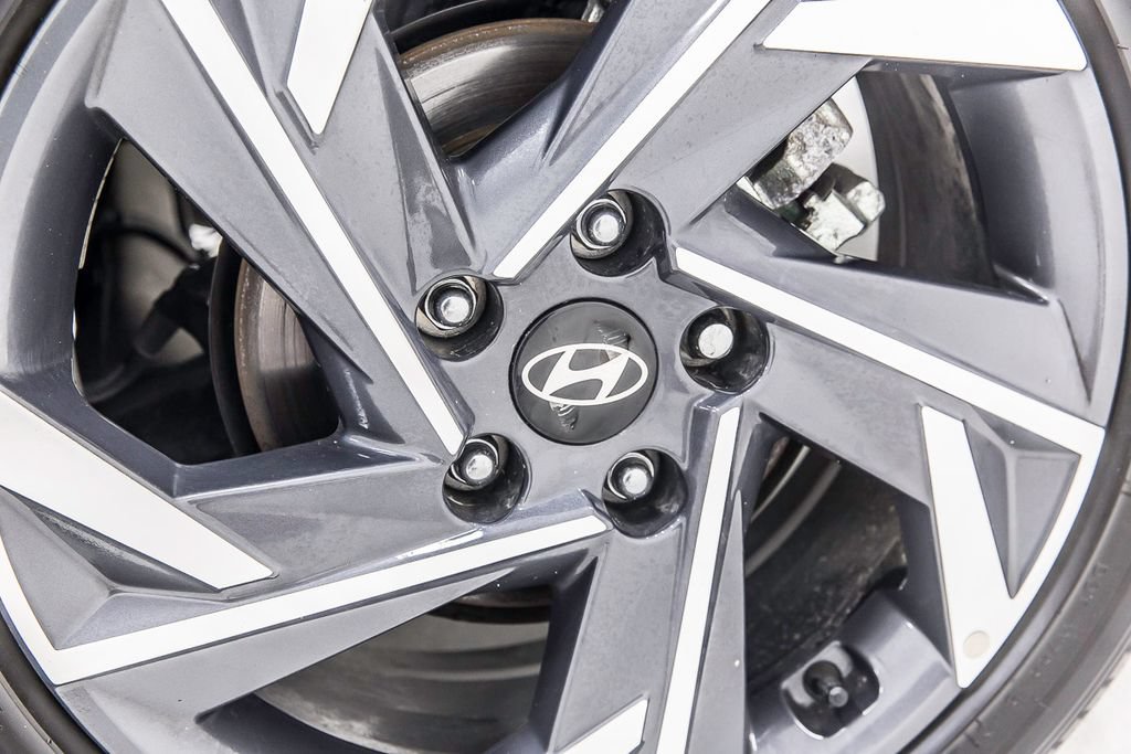 Used 2025 Hyundai Elantra Limited FWD image 40