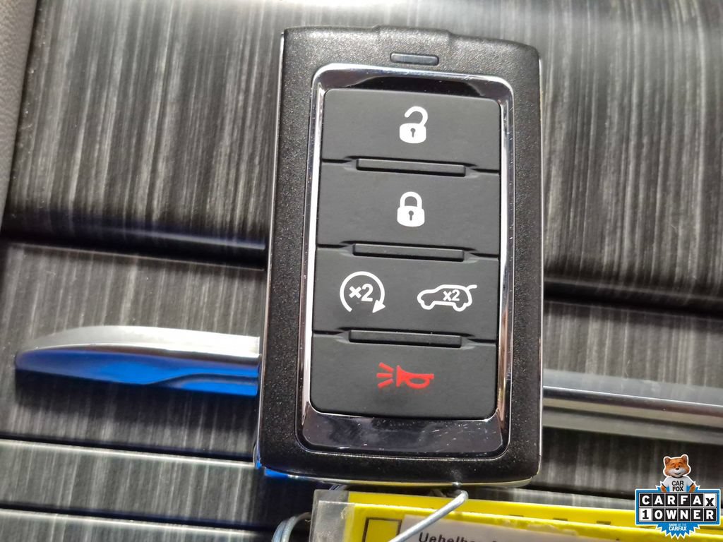 Used 2023 Jeep Wagoneer L Series II AWD/4WD image 28