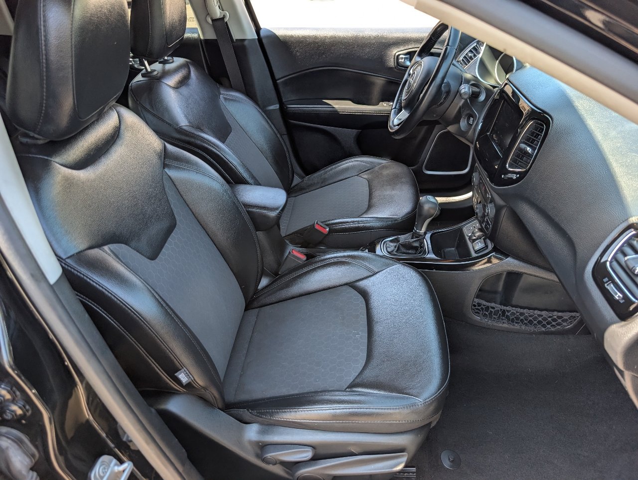 Used 2019 Jeep Compass Latitude FWD image 8