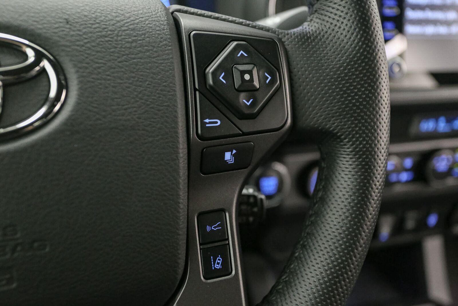 Used 2023 Toyota Tacoma TRD Off-Road AWD/4WD image 33