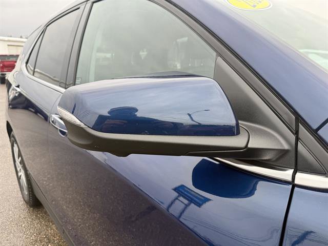 Used 2023 Chevrolet Equinox Premier image 10