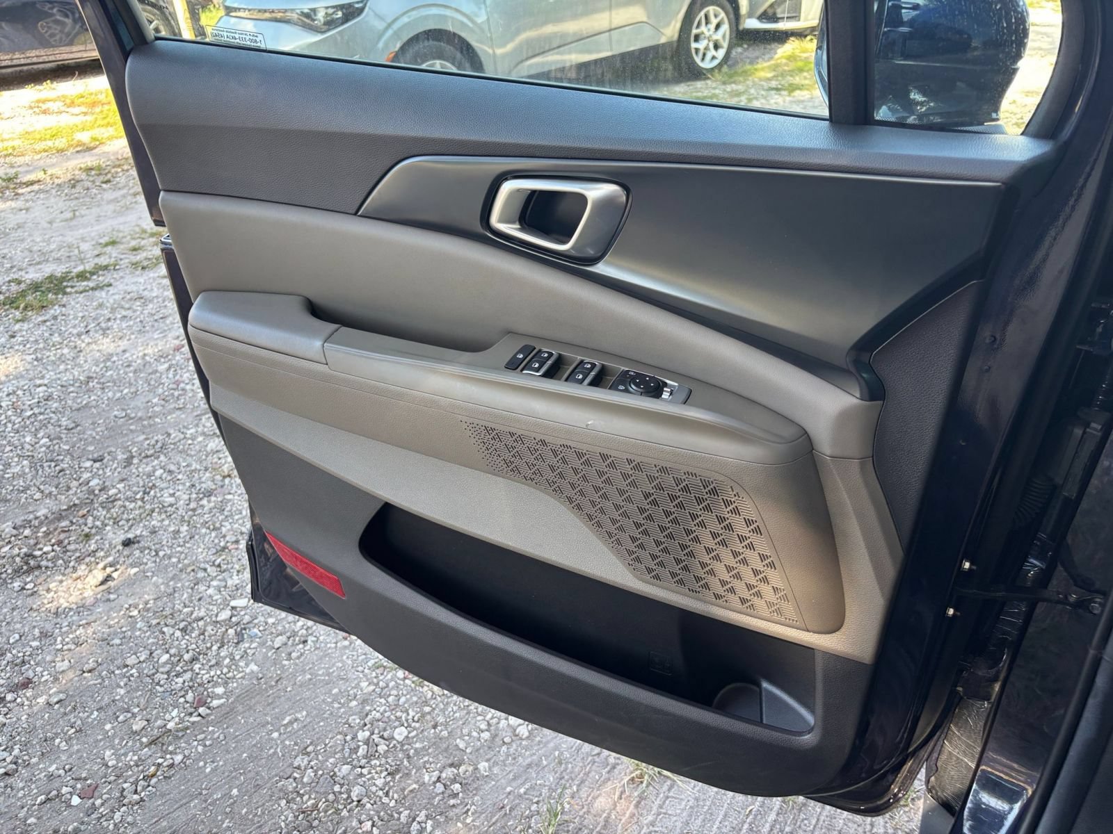 Used 2026 Kia Carnival FWD image 18