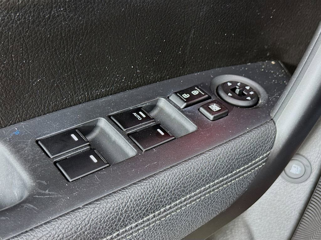 Used 2013 Kia Sorento SX image 18