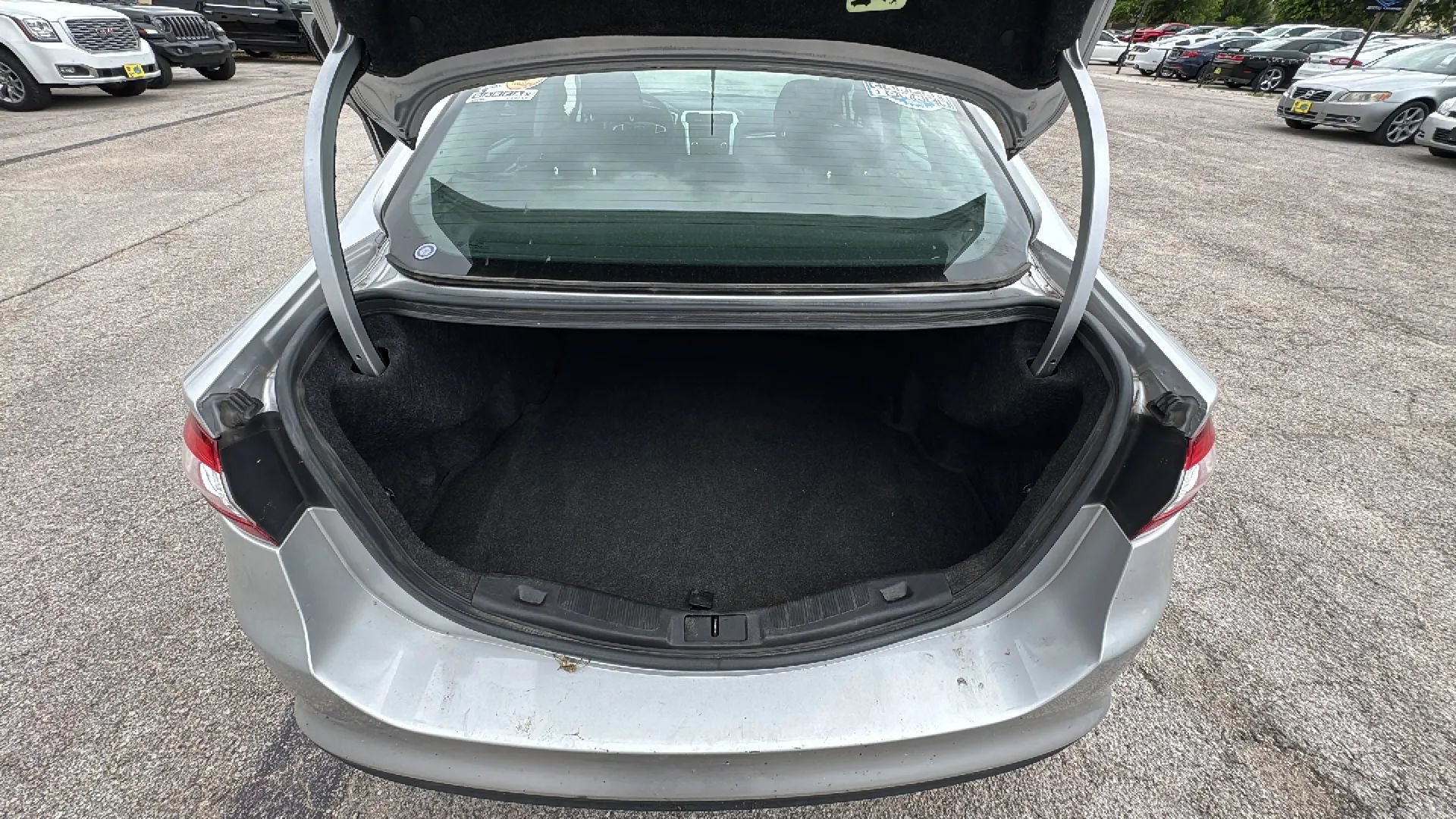 Used 2014 Ford Fusion SE FWD image 21