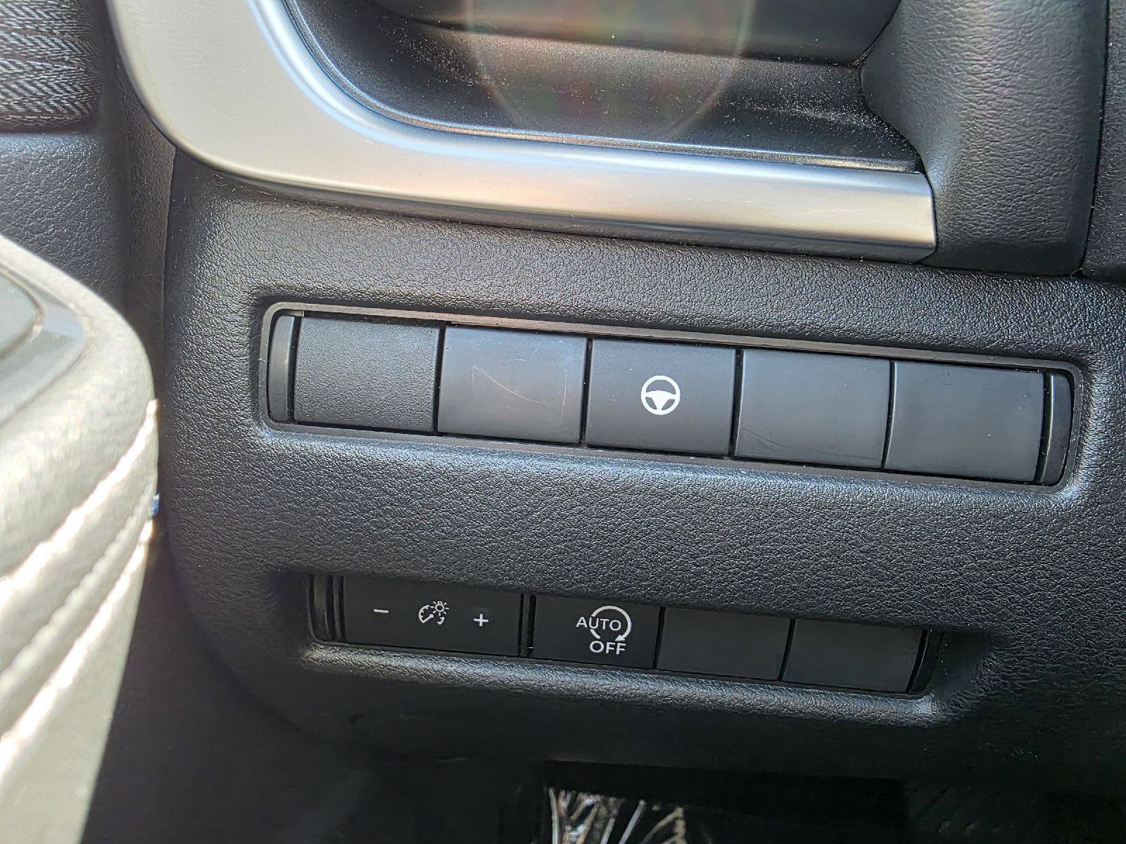 Used 2023 Nissan Rogue SV image 22