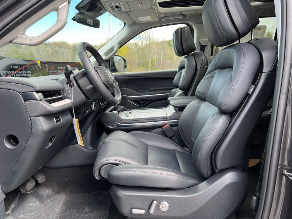 New 2026 Lincoln Navigator Reserve AWD/4WD image 3