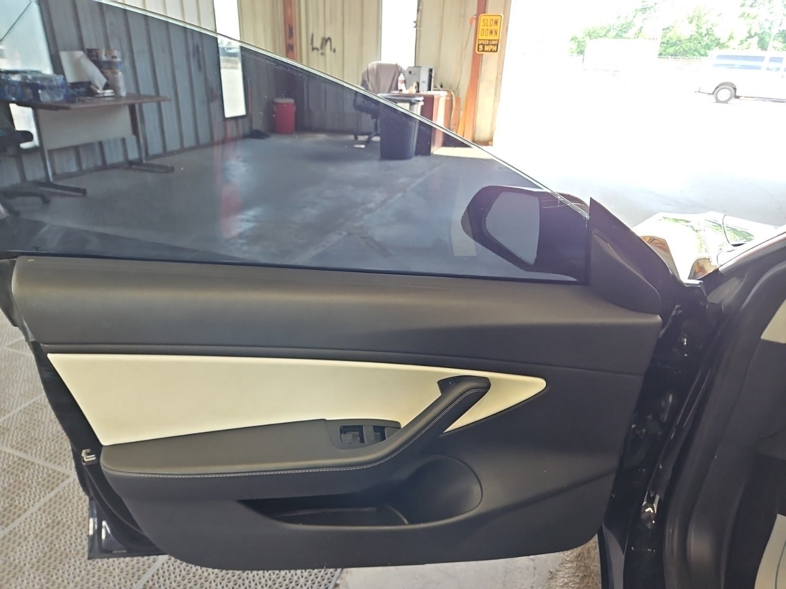 Used 2018 Tesla Model 3 Long Range RWD image 14