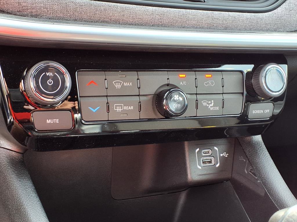 New 2025 Jeep Compass Sport image 11