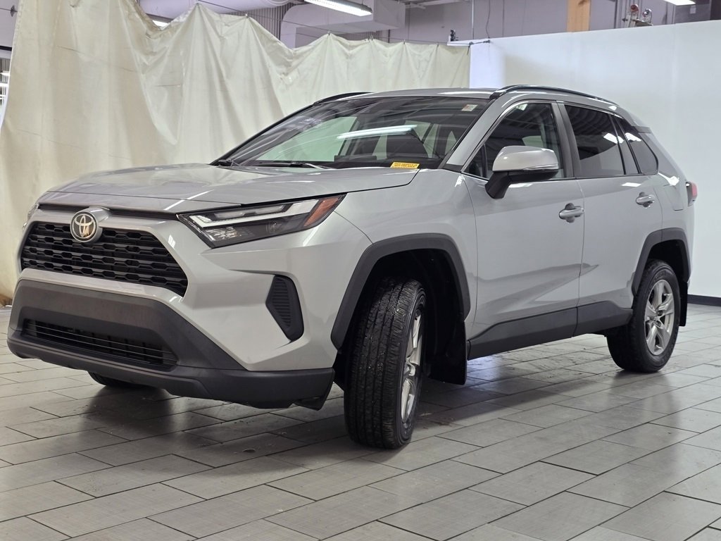 Used 2022 Toyota RAV4 XLE image 10